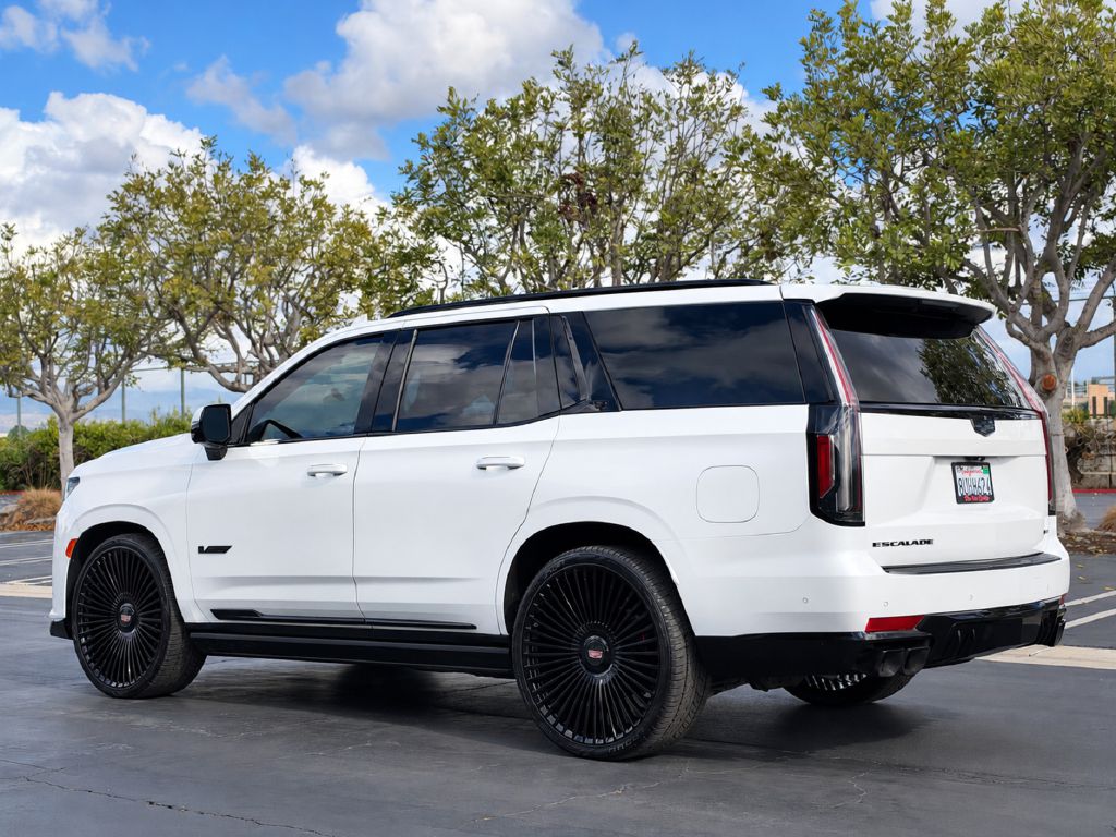 Photo 8 of this CADILLAC ESCALADE V