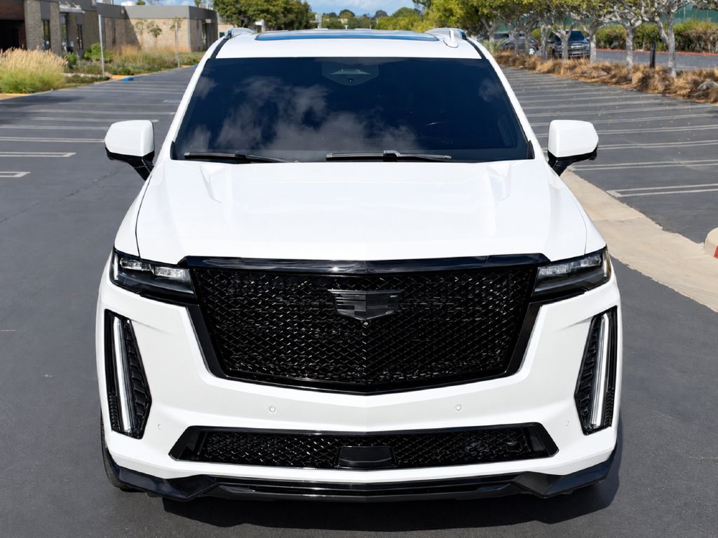 Photo 10 of this CADILLAC ESCALADE V
