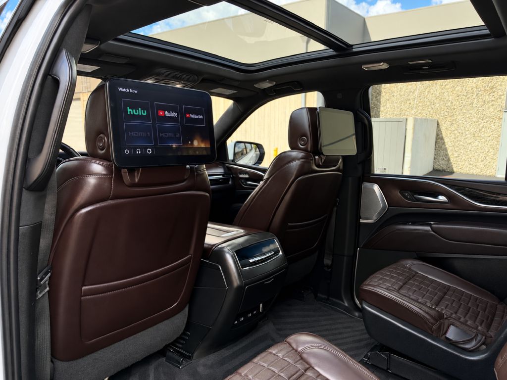 Photo 16 of this CADILLAC ESCALADE V