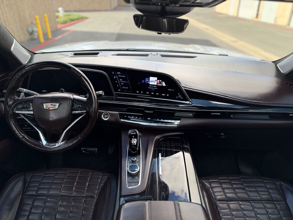 Photo 19 of this CADILLAC ESCALADE V