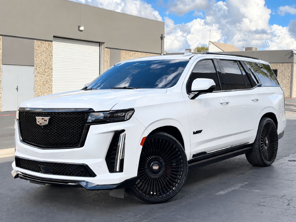 Photo 23 of this CADILLAC ESCALADE V