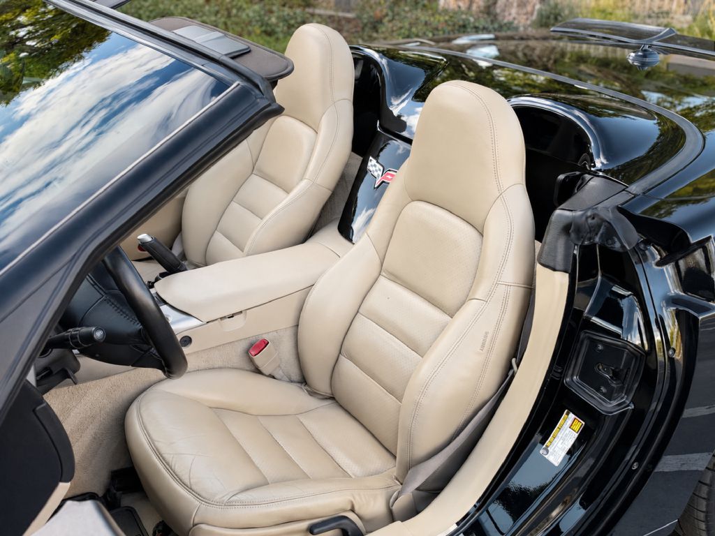 Photo 15 of this CHEVROLET CORVETTE