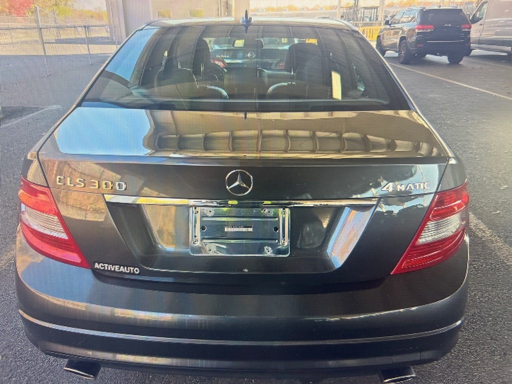 Photo 11 of this MERCEDES-BENZ C-CLASS