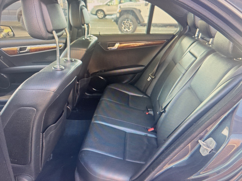 Photo 8 of this MERCEDES-BENZ C-CLASS
