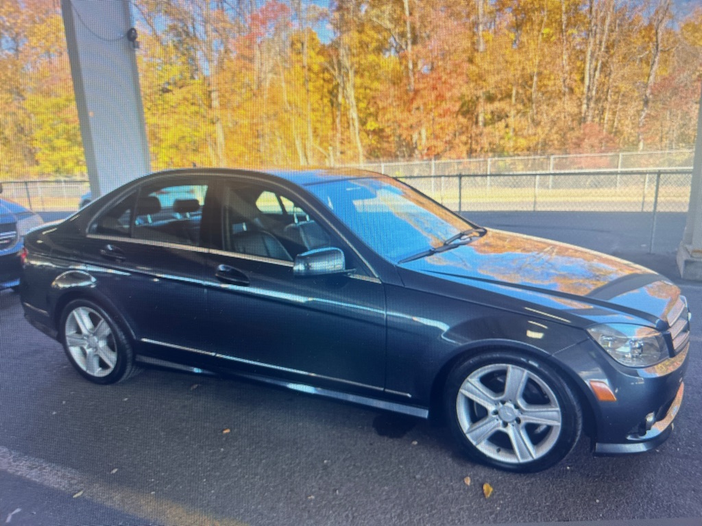 Photo 5 of this MERCEDES-BENZ C-CLASS