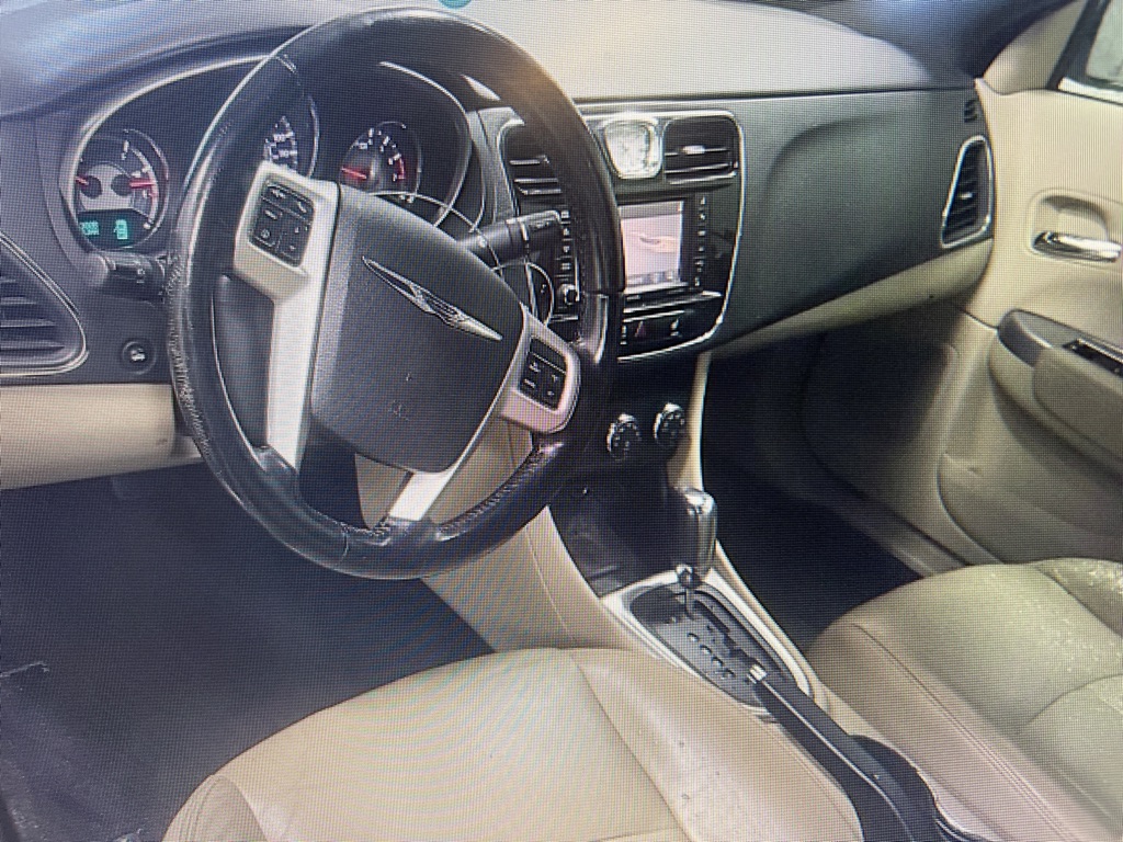 Photo 6 of this CHRYSLER 200