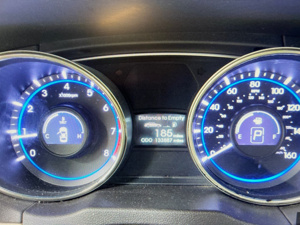 Photo 4 of this HYUNDAI SONATA