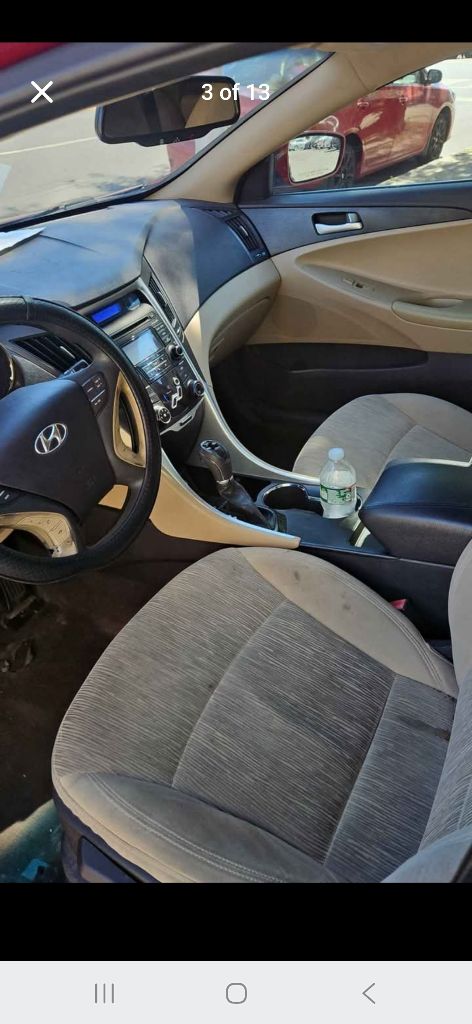 Photo 8 of this HYUNDAI SONATA