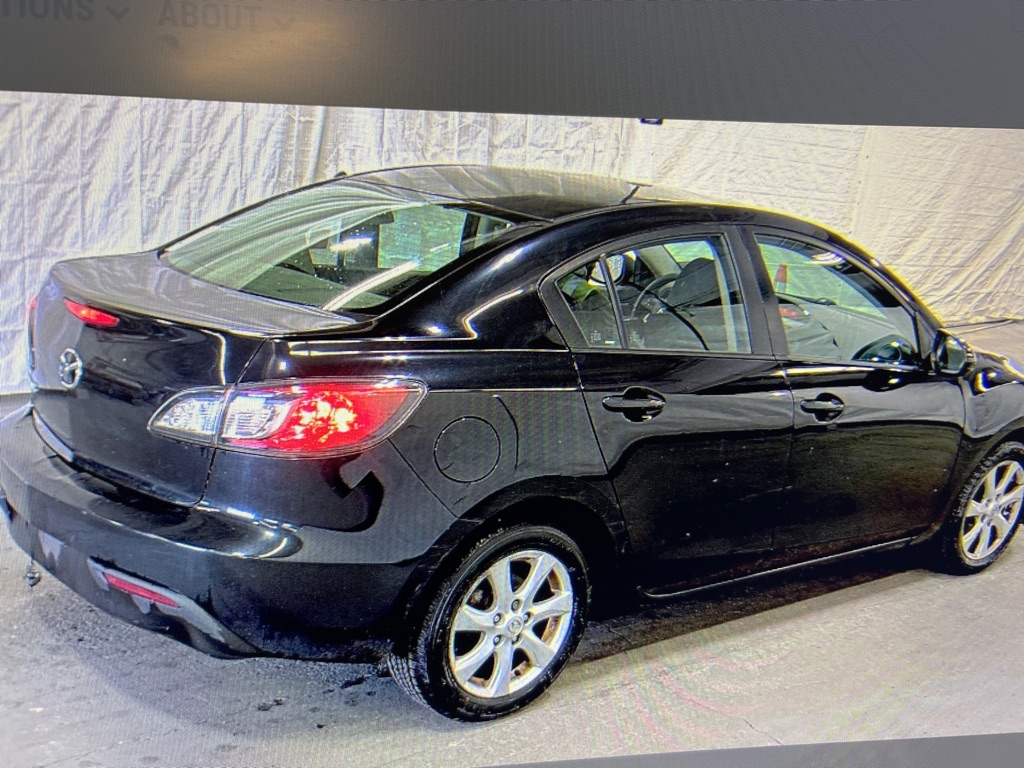Photo 2 of this MAZDA 3