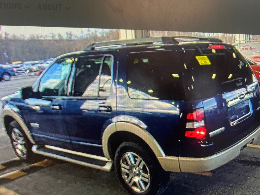 Photo 3 of this FORD EXPLORER