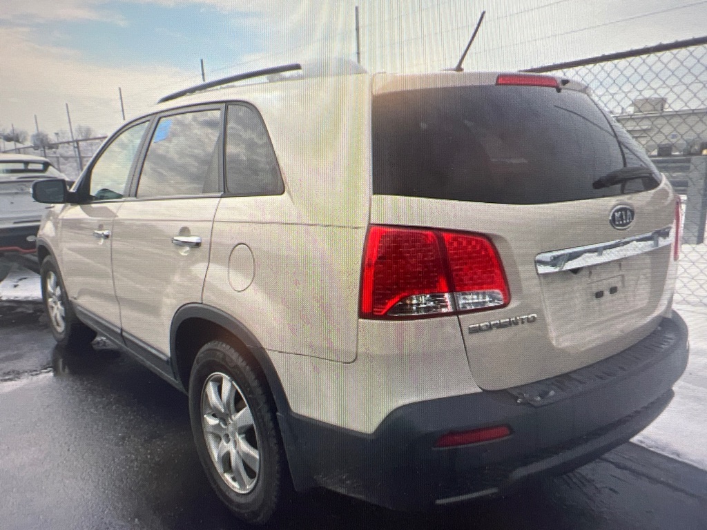 Photo 2 of this KIA SORENTO