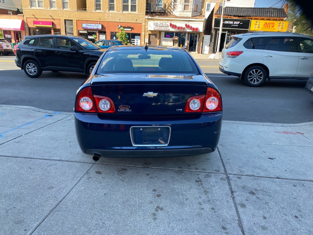 Photo 5 of this CHEVROLET MALIBU