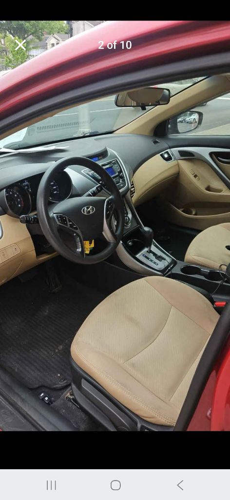 Photo 3 of this HYUNDAI ELANTRA