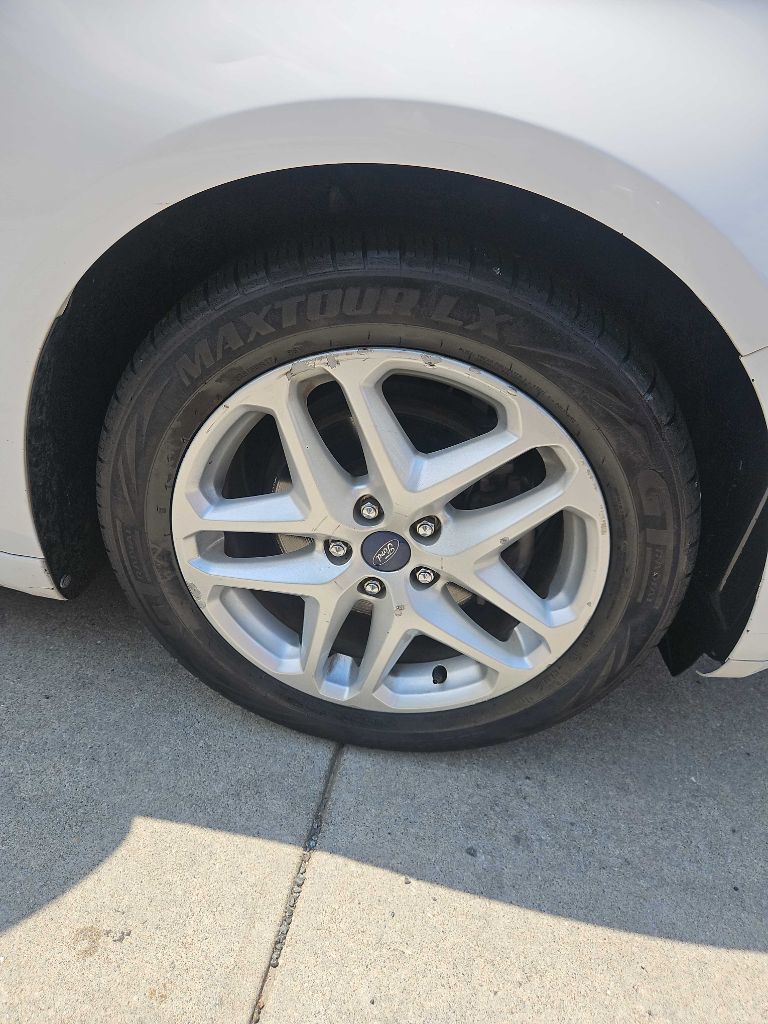 Photo 13 of this FORD FUSION