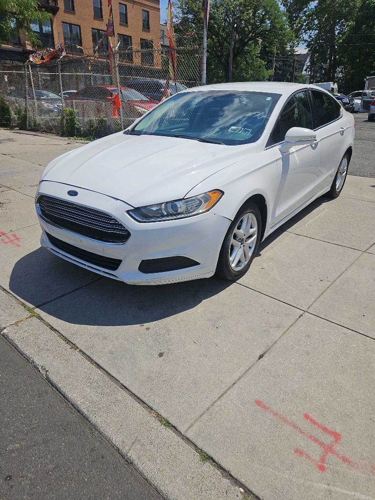 Photo 11 of this FORD FUSION