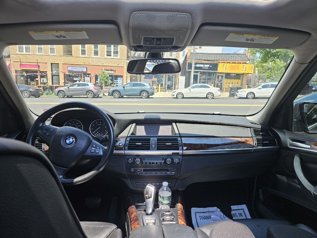 Photo 2 of this BMW X5