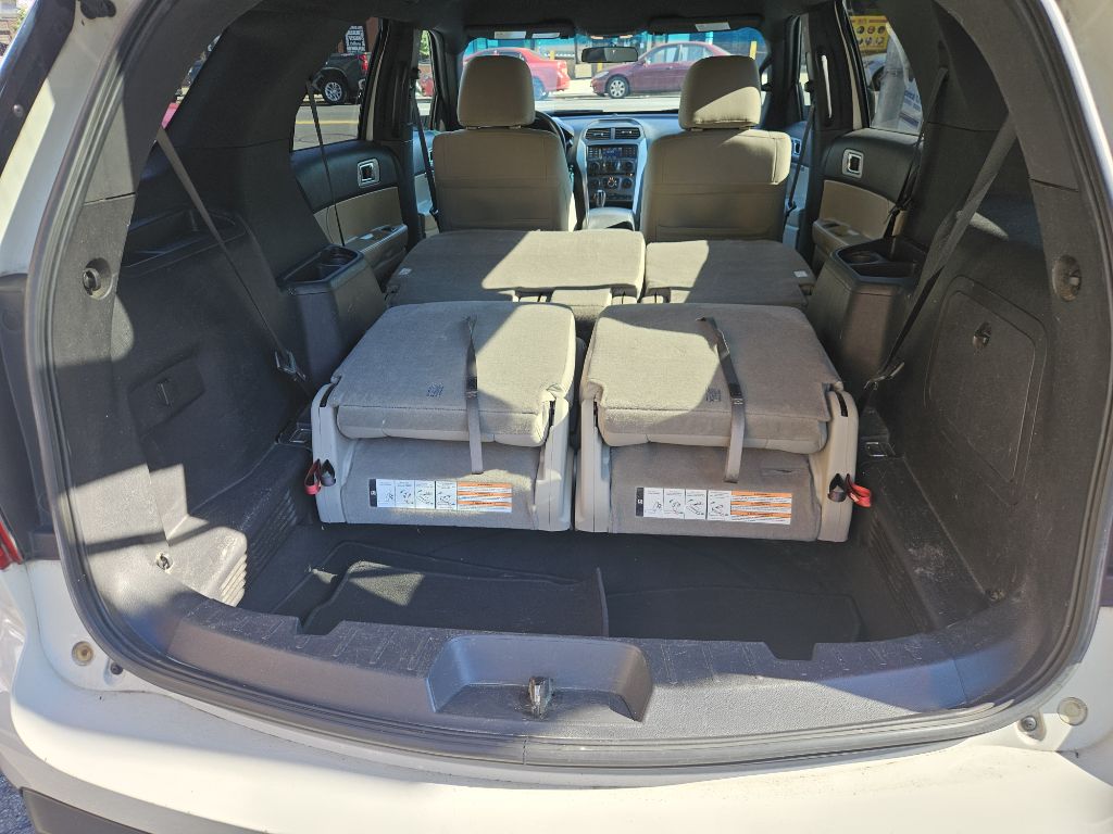 Photo 18 of this FORD EXPLORER