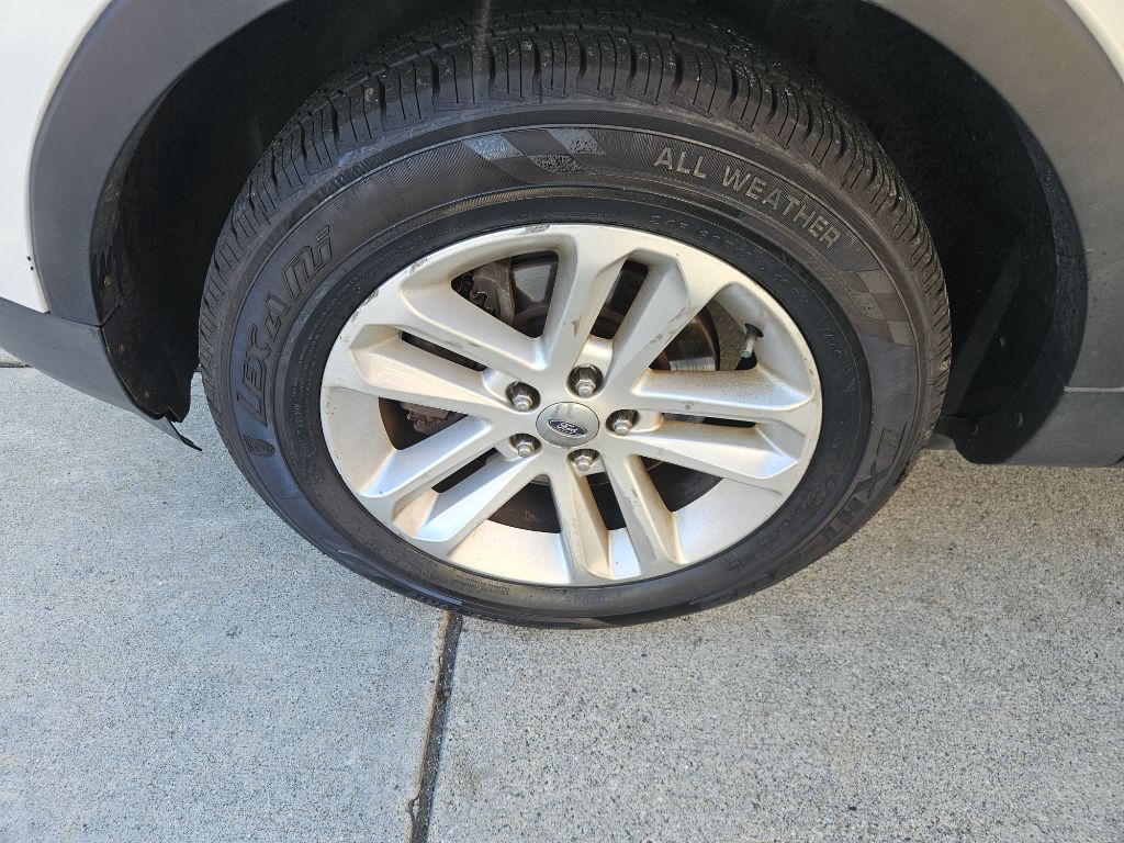 Photo 17 of this FORD EXPLORER