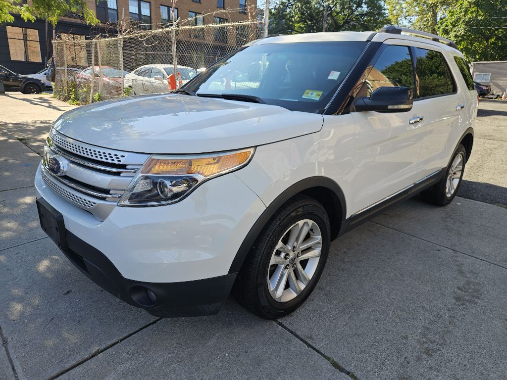 Photo 6 of this FORD EXPLORER