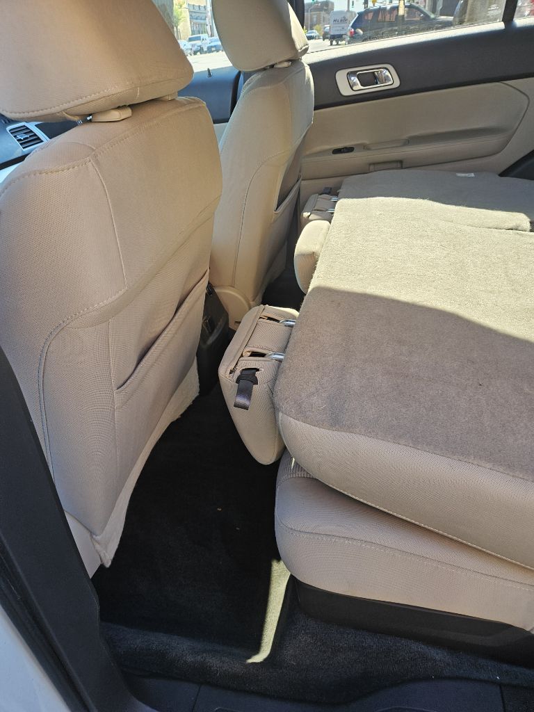 Photo 10 of this FORD EXPLORER