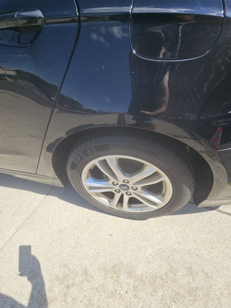 Photo 12 of this FORD FUSION