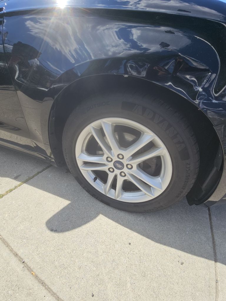Photo 10 of this FORD FUSION
