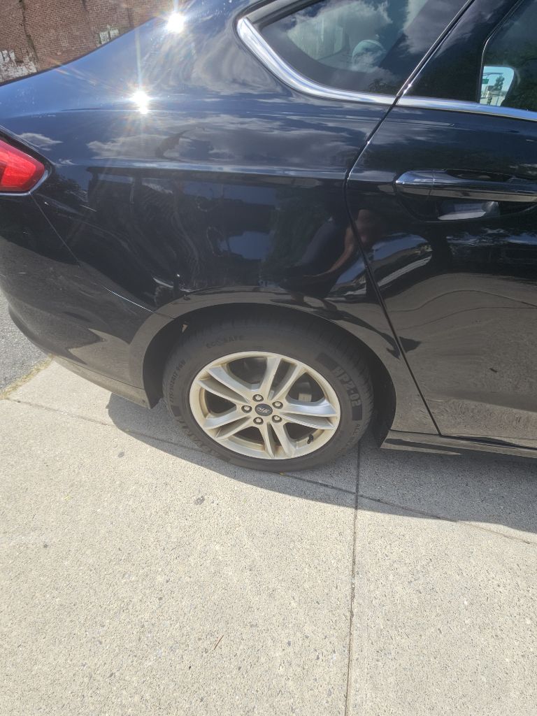 Photo 11 of this FORD FUSION