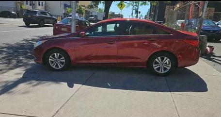 Photo 11 of this HYUNDAI SONATA