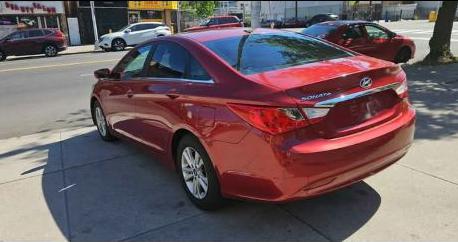 Photo 12 of this HYUNDAI SONATA