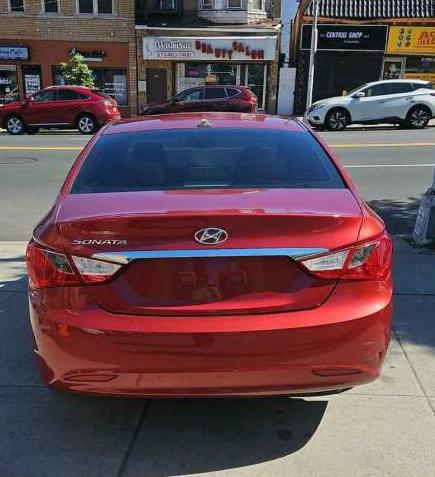 Photo 10 of this HYUNDAI SONATA