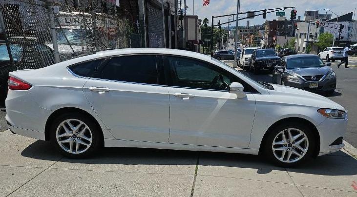 Photo 7 of this FORD FUSION
