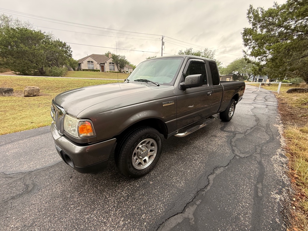 Gray 2011 Ford Ranger XLT SuperCab 4-Door Pickup Truck 4X2 Automatic