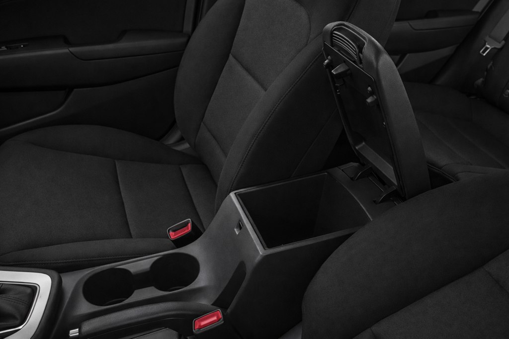 Photo 6 of this SATURN AURA