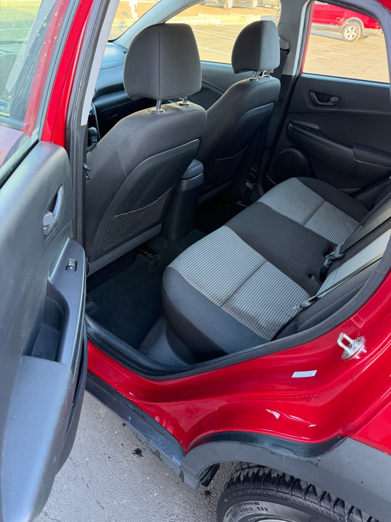 Photo 10 of this HYUNDAI KONA
