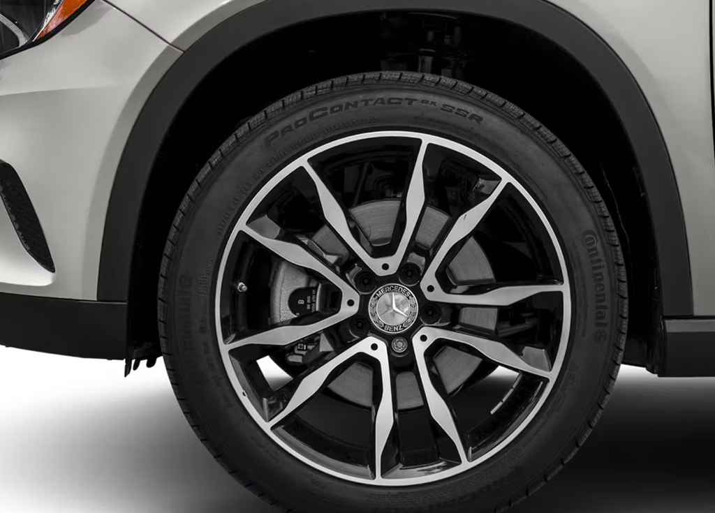 Photo 11 of this MERCEDES-BENZ GLA