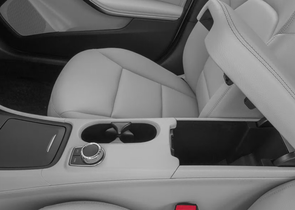 Photo 7 of this MERCEDES-BENZ GLA