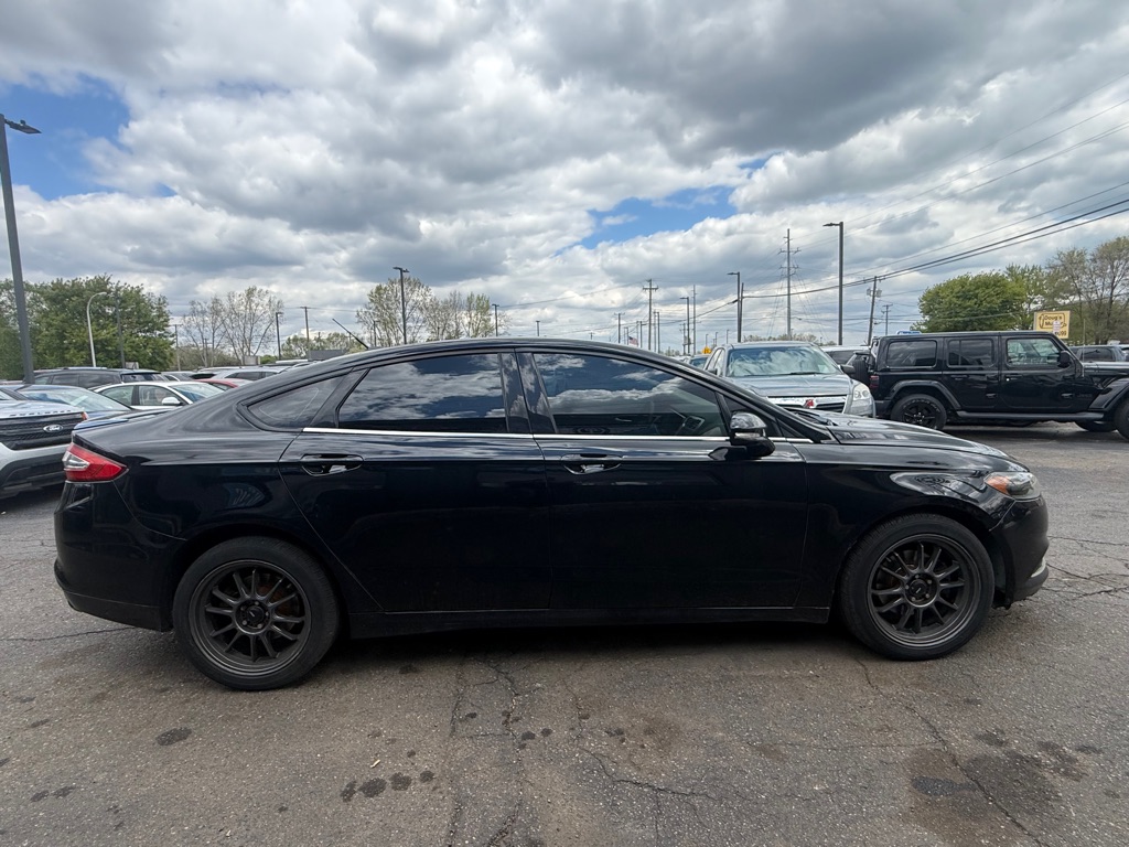 Photo 6 of this FORD FUSION