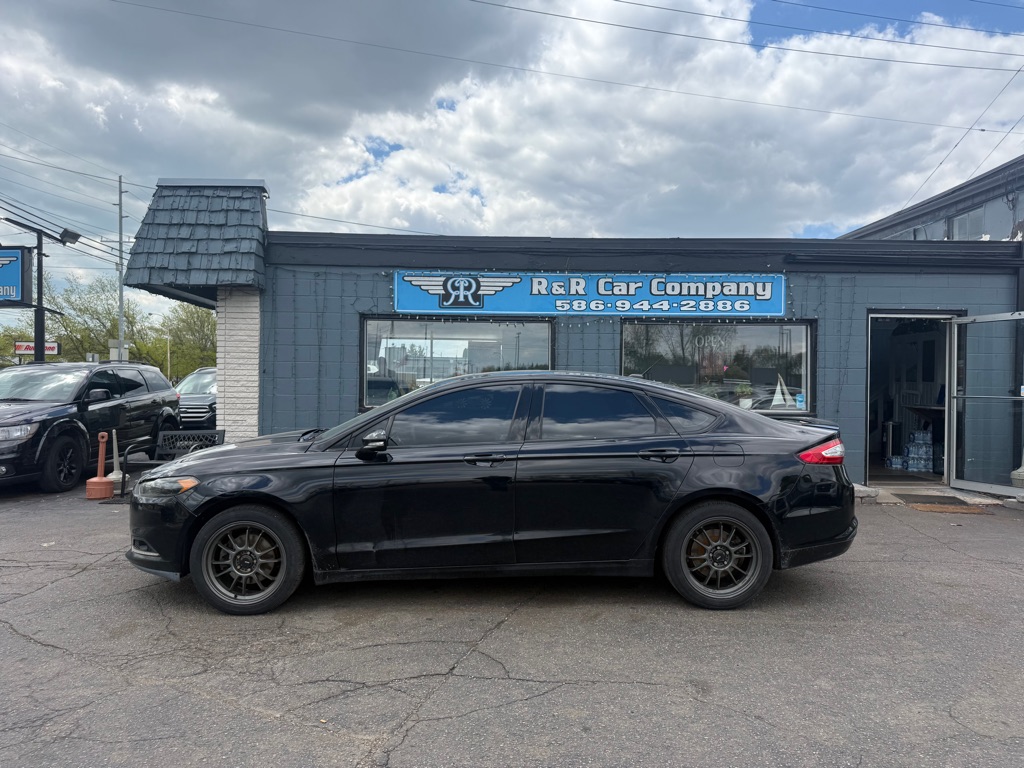 Photo 2 of this FORD FUSION