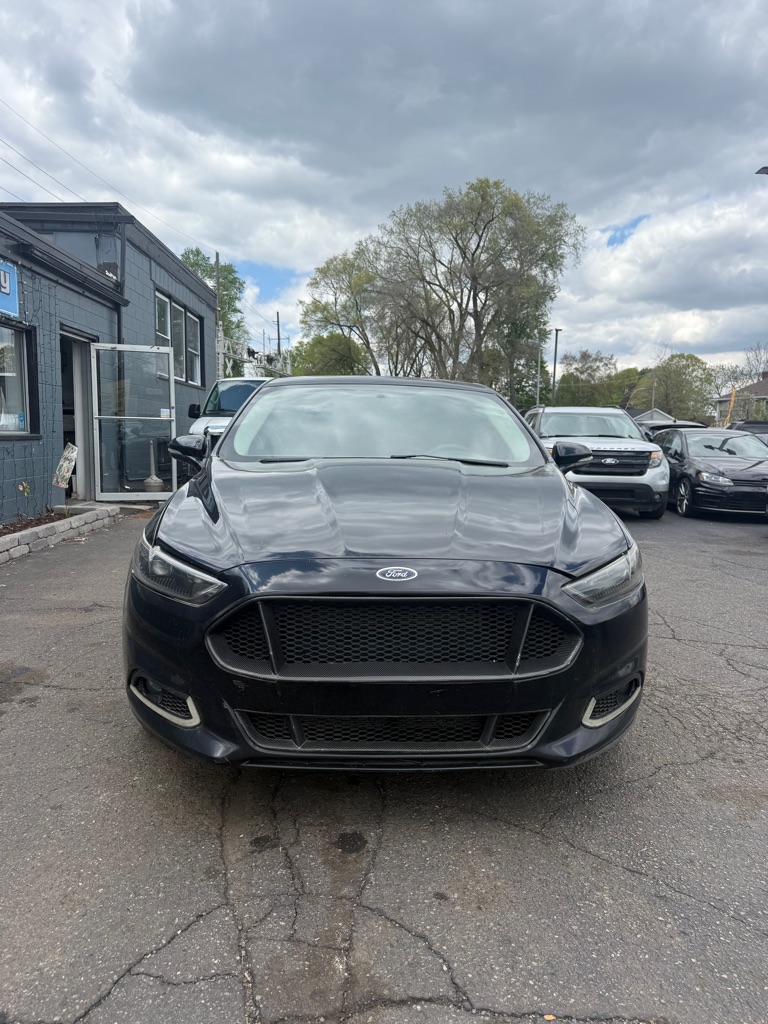 Photo 8 of this FORD FUSION