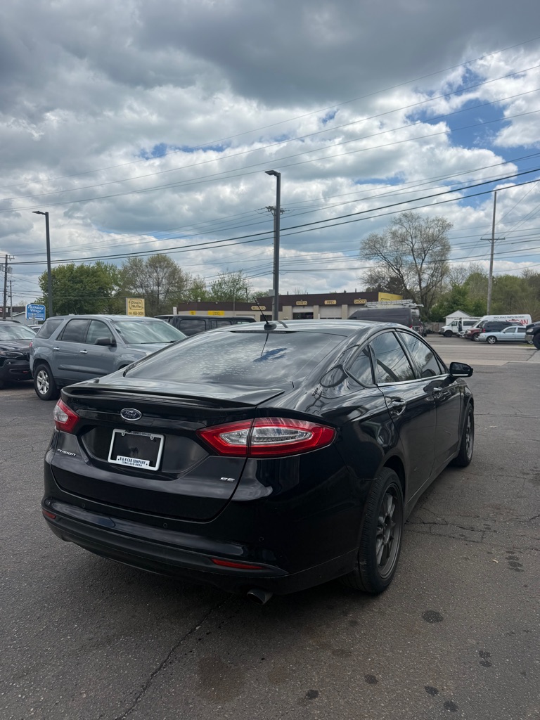 Photo 5 of this FORD FUSION
