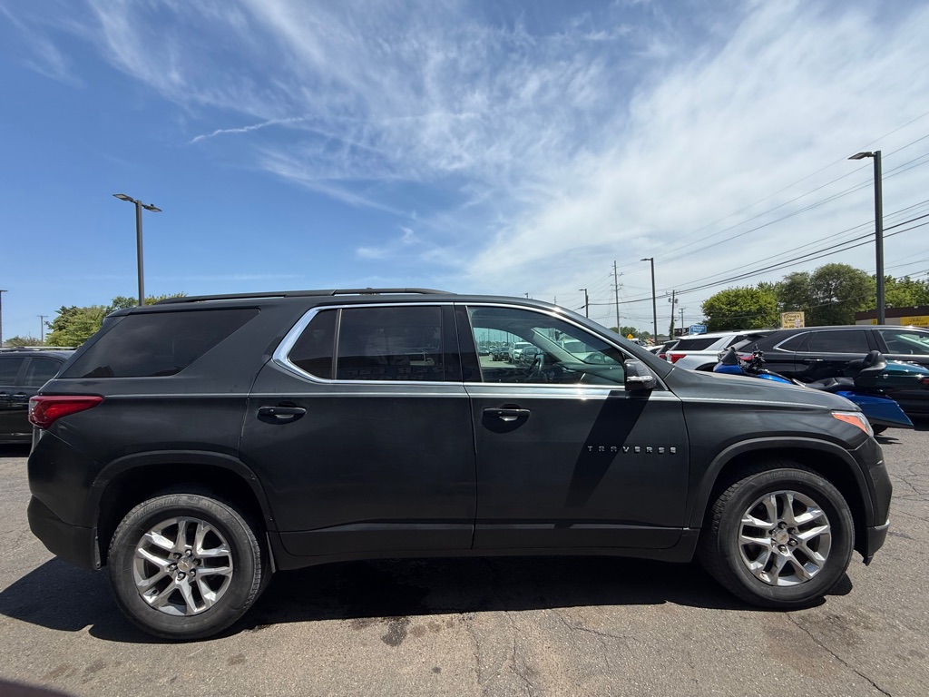 Photo 6 of this CHEVROLET TRAVERSE