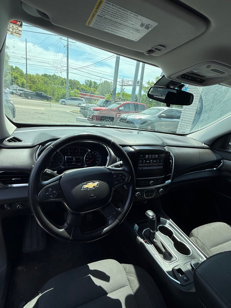 Photo 9 of this CHEVROLET TRAVERSE