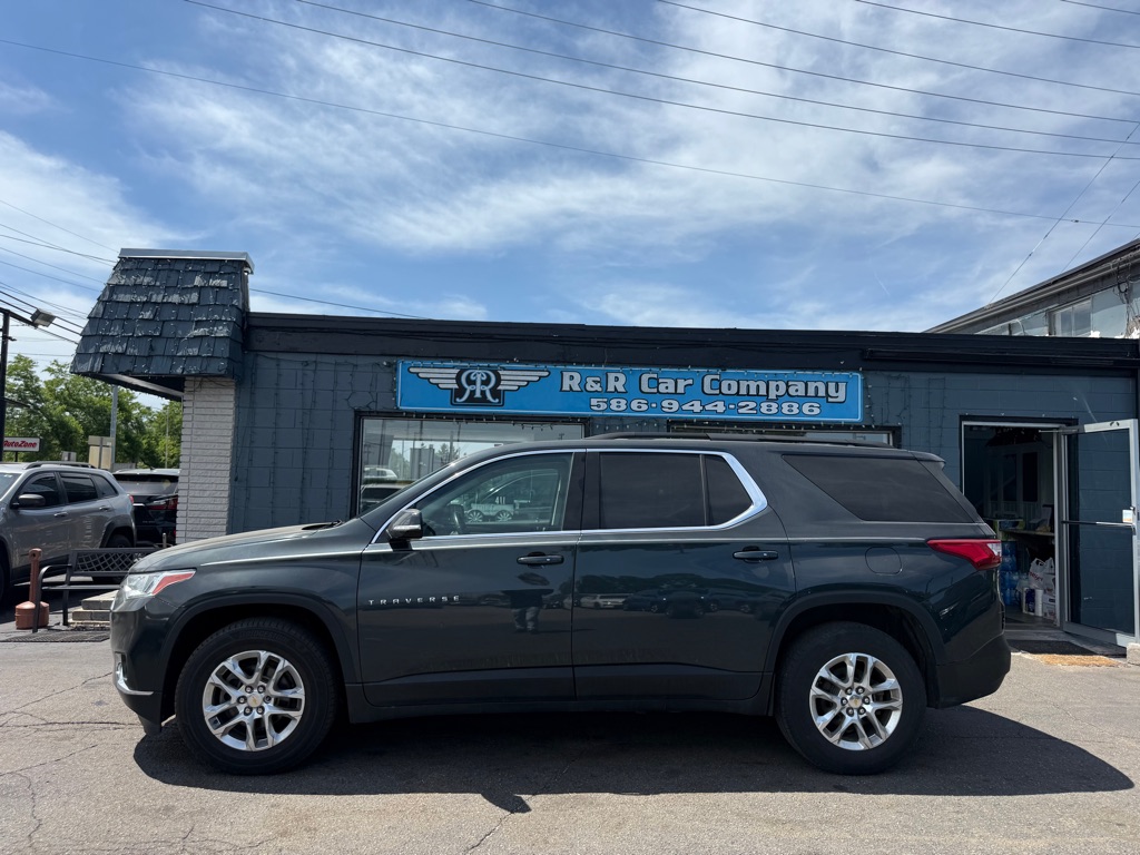 Photo 2 of this CHEVROLET TRAVERSE