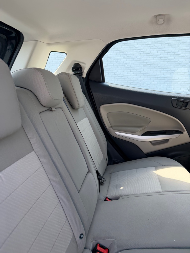 Photo 10 of this FORD ECOSPORT