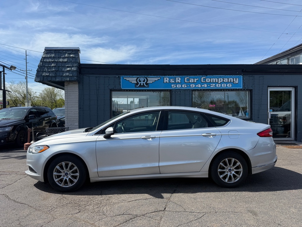 Photo 2 of this FORD FUSION