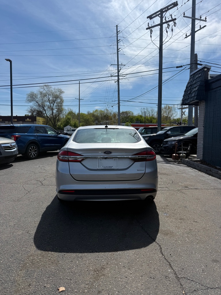 Photo 4 of this FORD FUSION