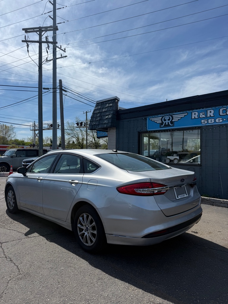 Photo 3 of this FORD FUSION