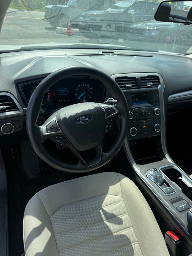 Photo 9 of this FORD FUSION