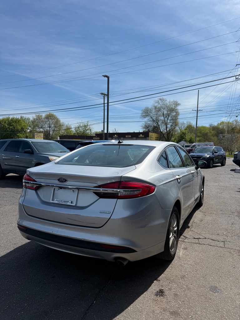 Photo 5 of this FORD FUSION