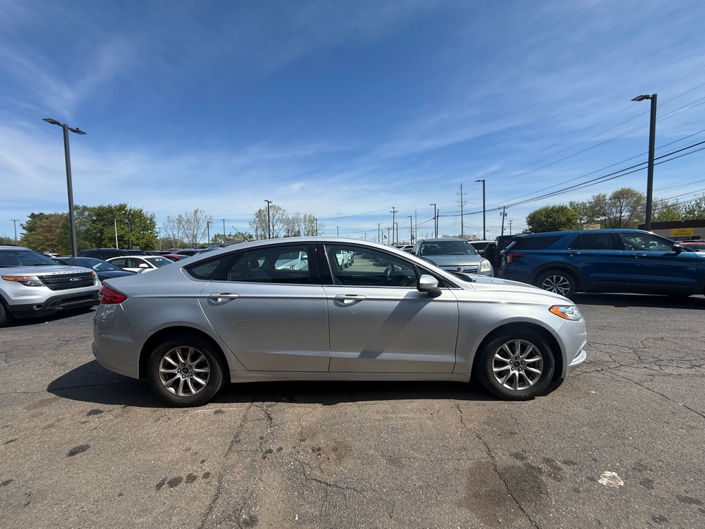 Photo 6 of this FORD FUSION